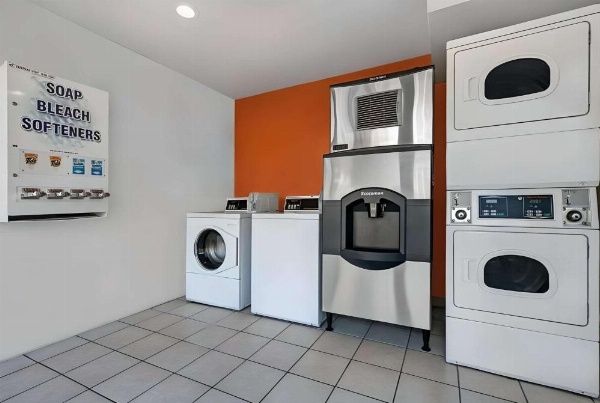 Motel 6-San Jose, CA - South image 24